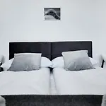 Bright Plac Muzealny In Perfect For Remote Work By Renters דירה