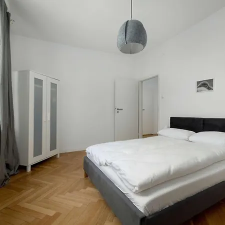 Bright Plac Muzealny In Perfect For Remote Work By Renters ורוצלב