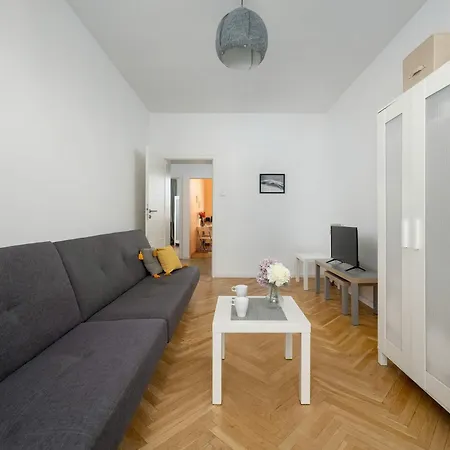 Bright Plac Muzealny In Perfect For Remote Work By Renters * ורוצלב