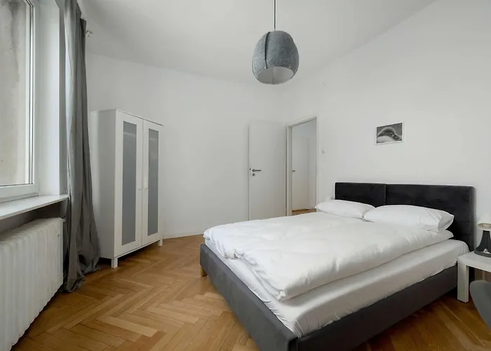 Bright Plac Muzealny In Perfect For Remote Work By Renters Breslavia